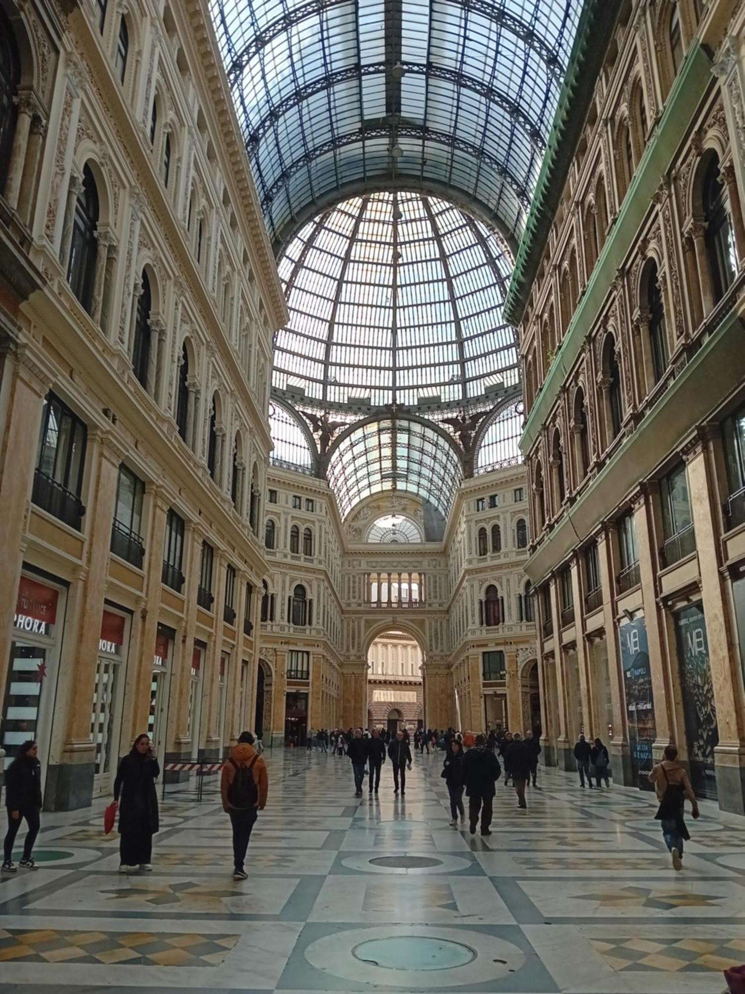 Di Enrico Naples